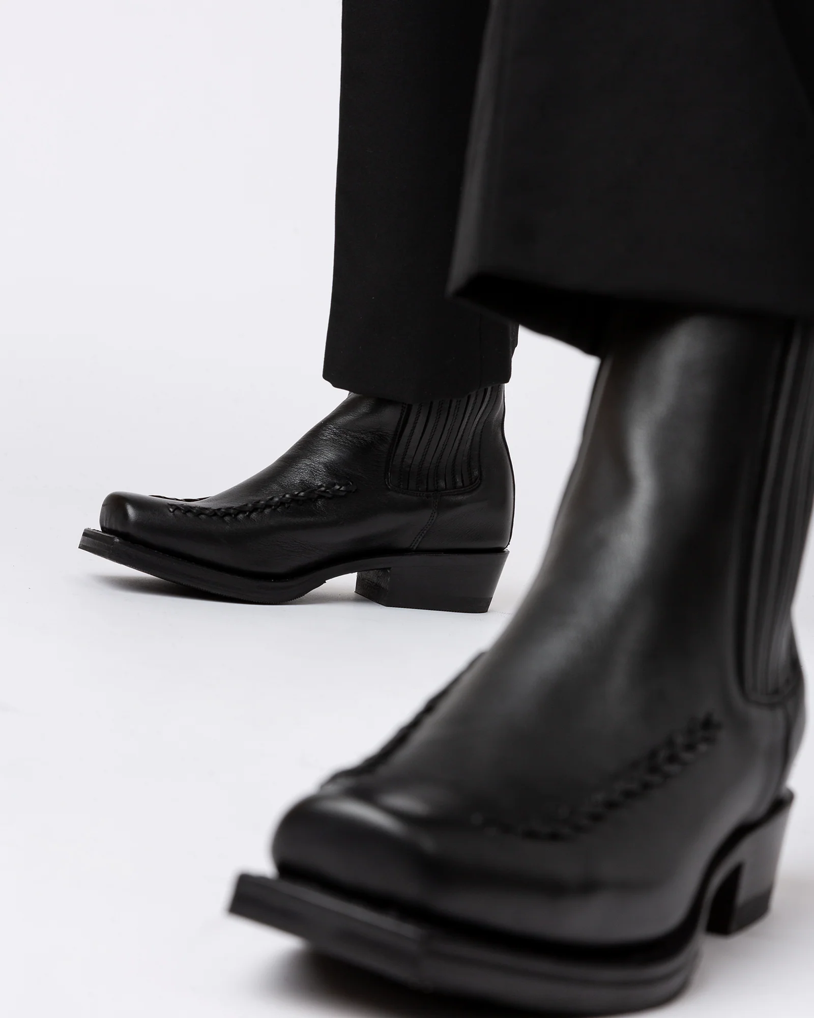 AGULLA - Men's Square-Toe Braided Detail Chelsea Boot - Image 6