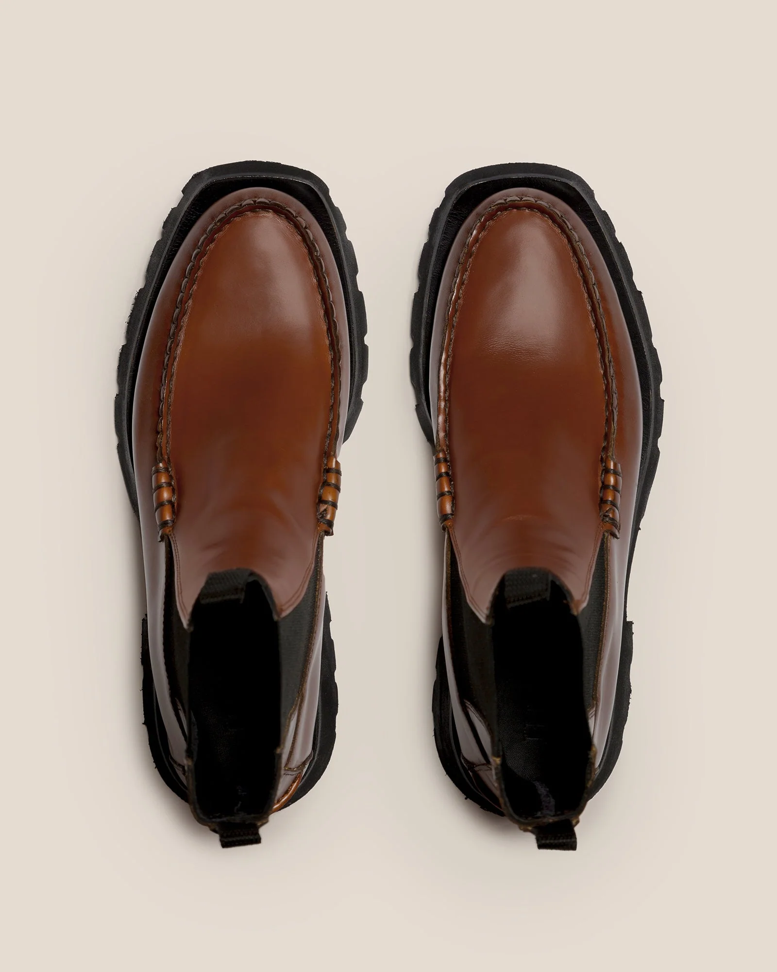 ALDA SPORT - Tread Sole Low-calf Chelsea Boot - Image 3