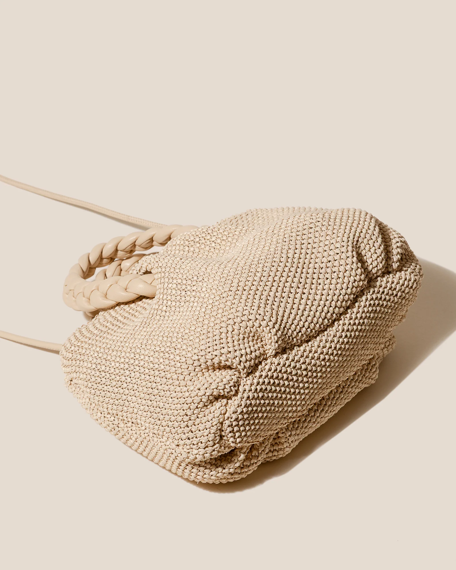BOMBON M SOFT RAFFIA - Medium Plaited-handle Raffia Handbag - Image 4
