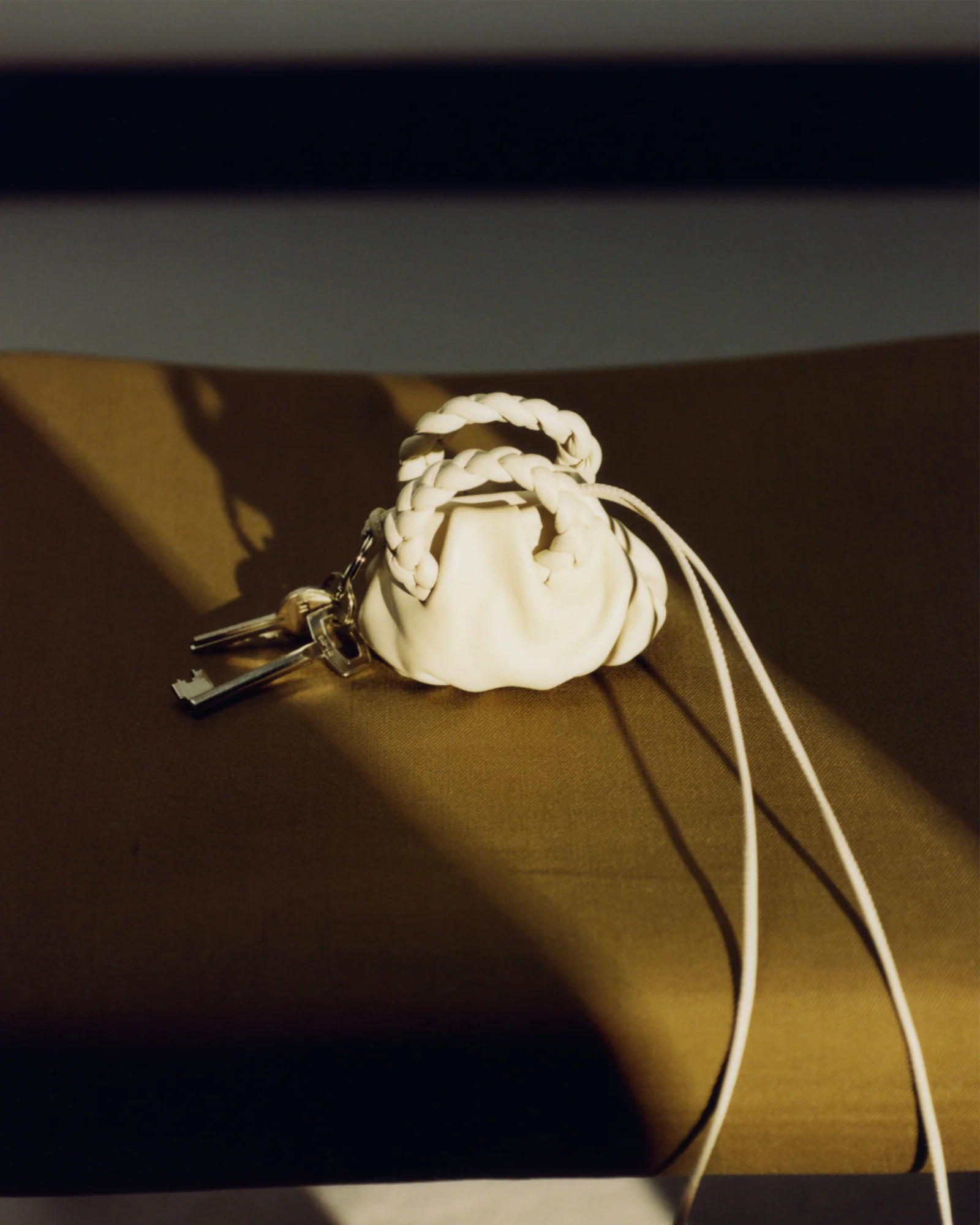 BOMBON MINI PURSE - Plaited-Handle Leather Keychain Purse - Image 3