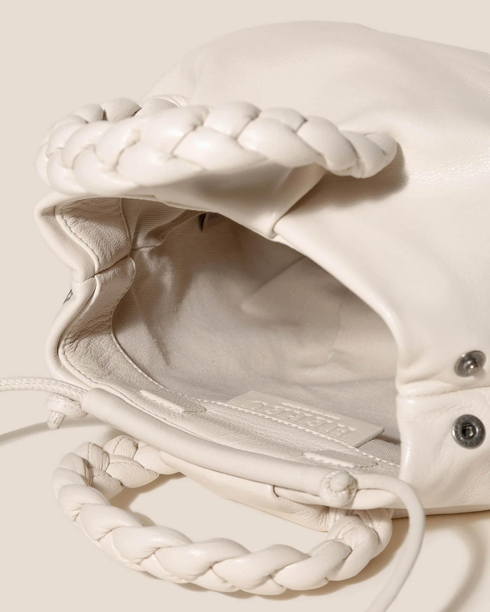 BOMBON SUPPLE SHINY - Plaited-handle Leather Handbag - Image 3