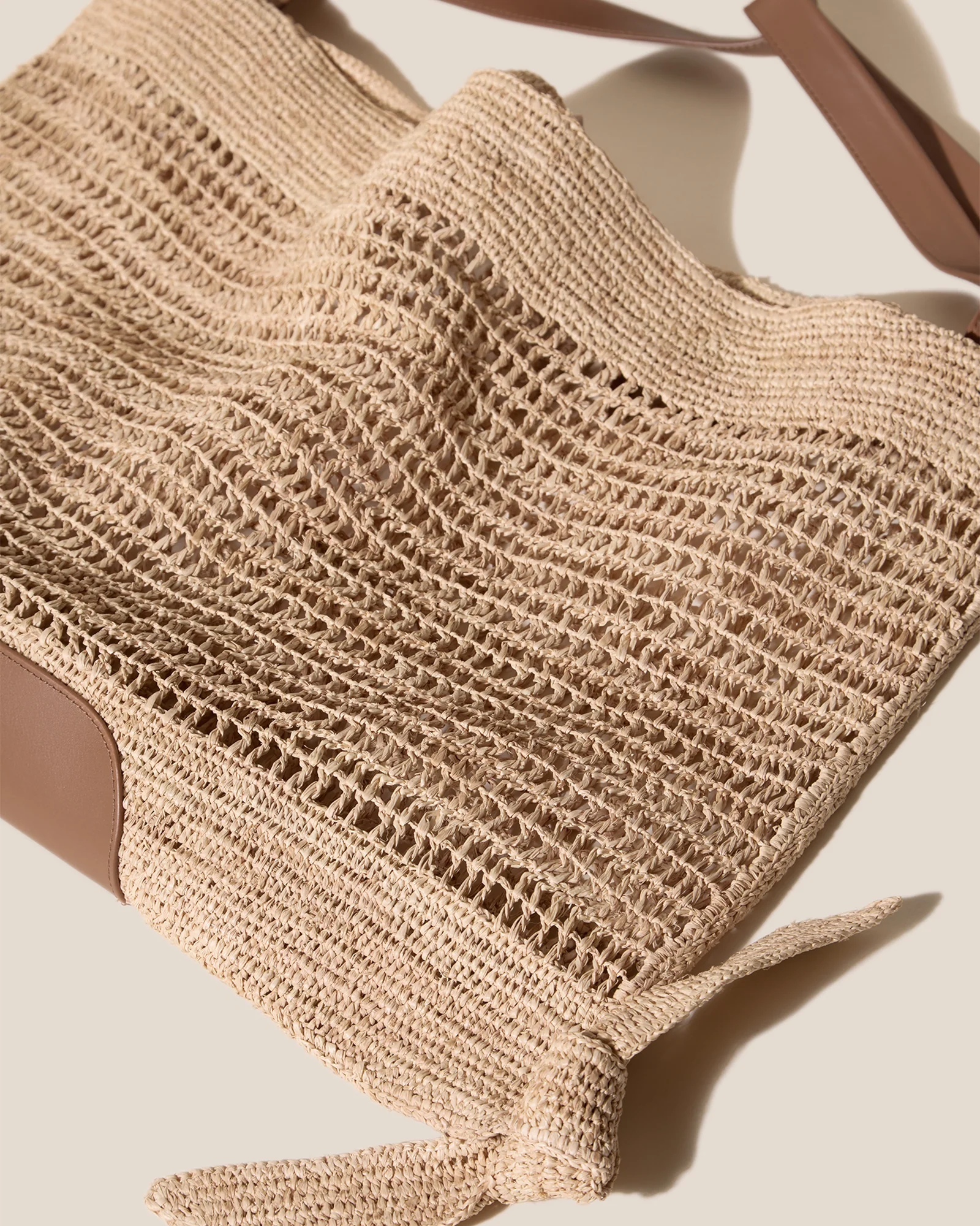 CADOR RAFFIA MESH - Slouchy Shoulder Bag - Image 4