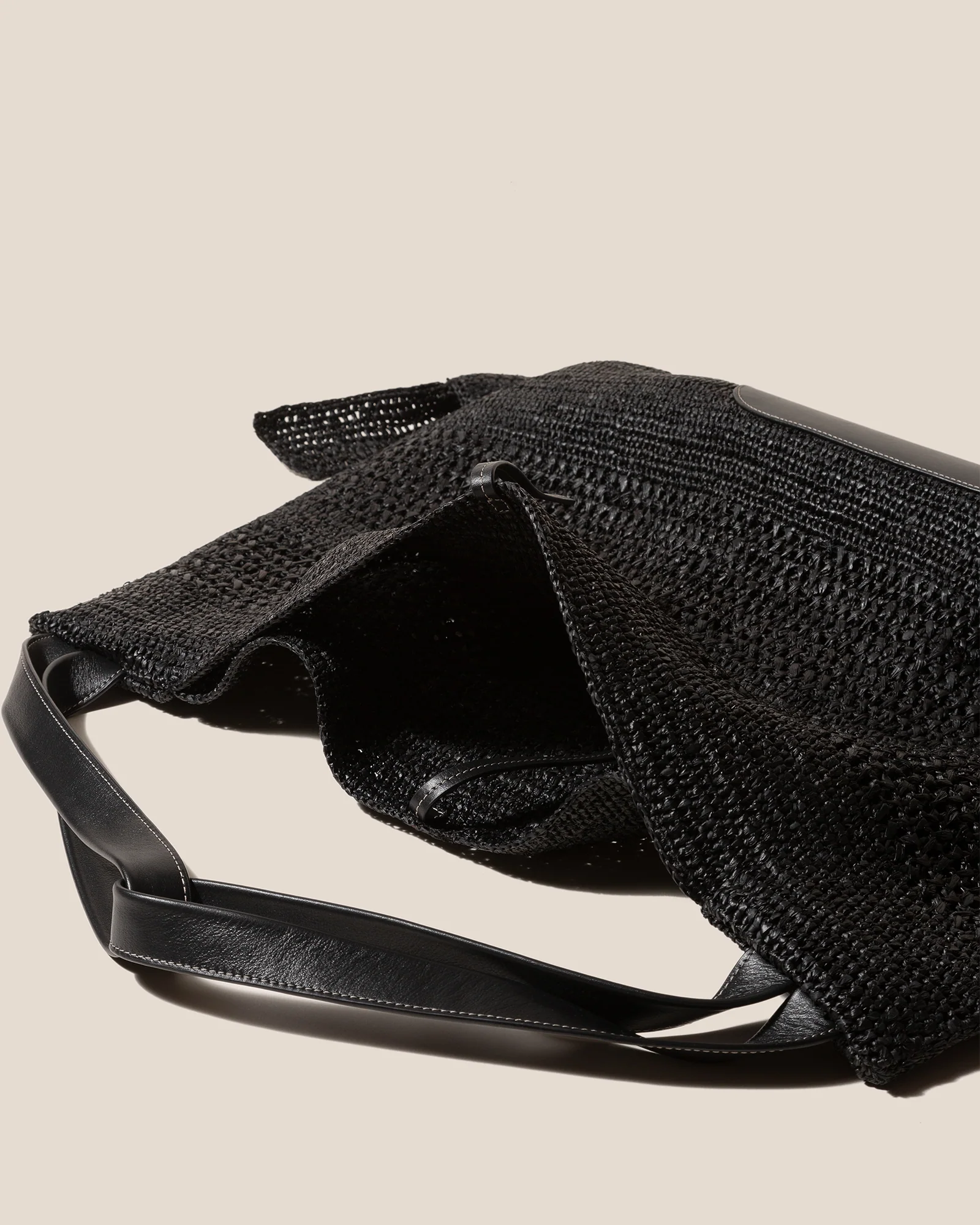 CADOR - Slouchy Crocheted Raffia Shoulder Bag - Image 3