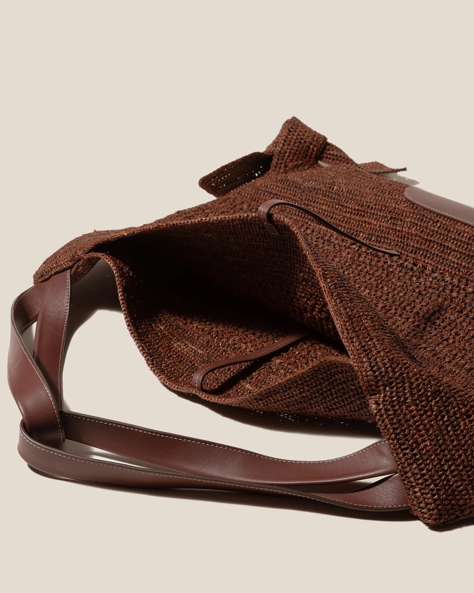CADOR - Slouchy Crocheted Raffia Shoulder Bag - Image 3