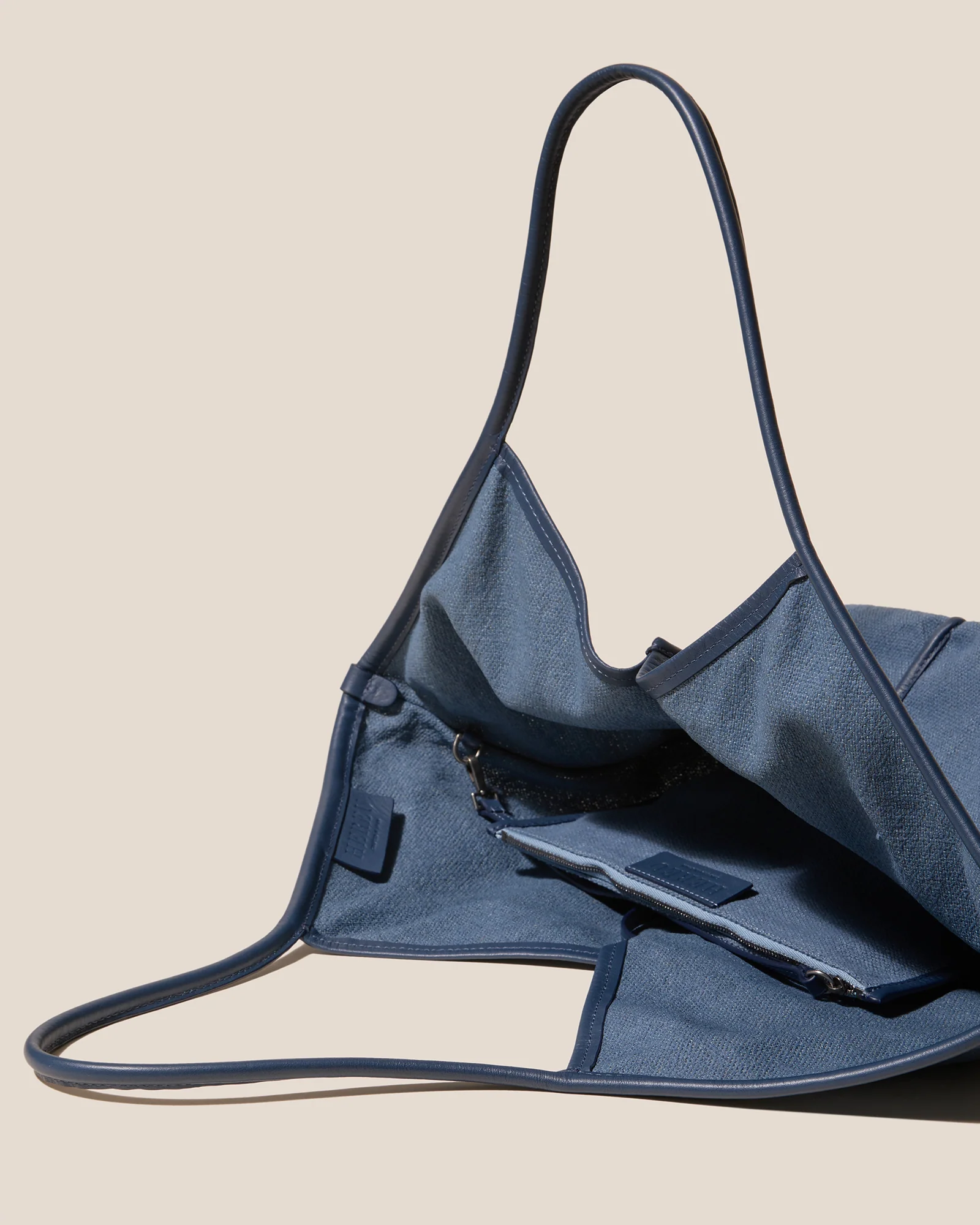 CALELLA SOFT LINEN - Leather-trimmed Tote Bag - Image 3