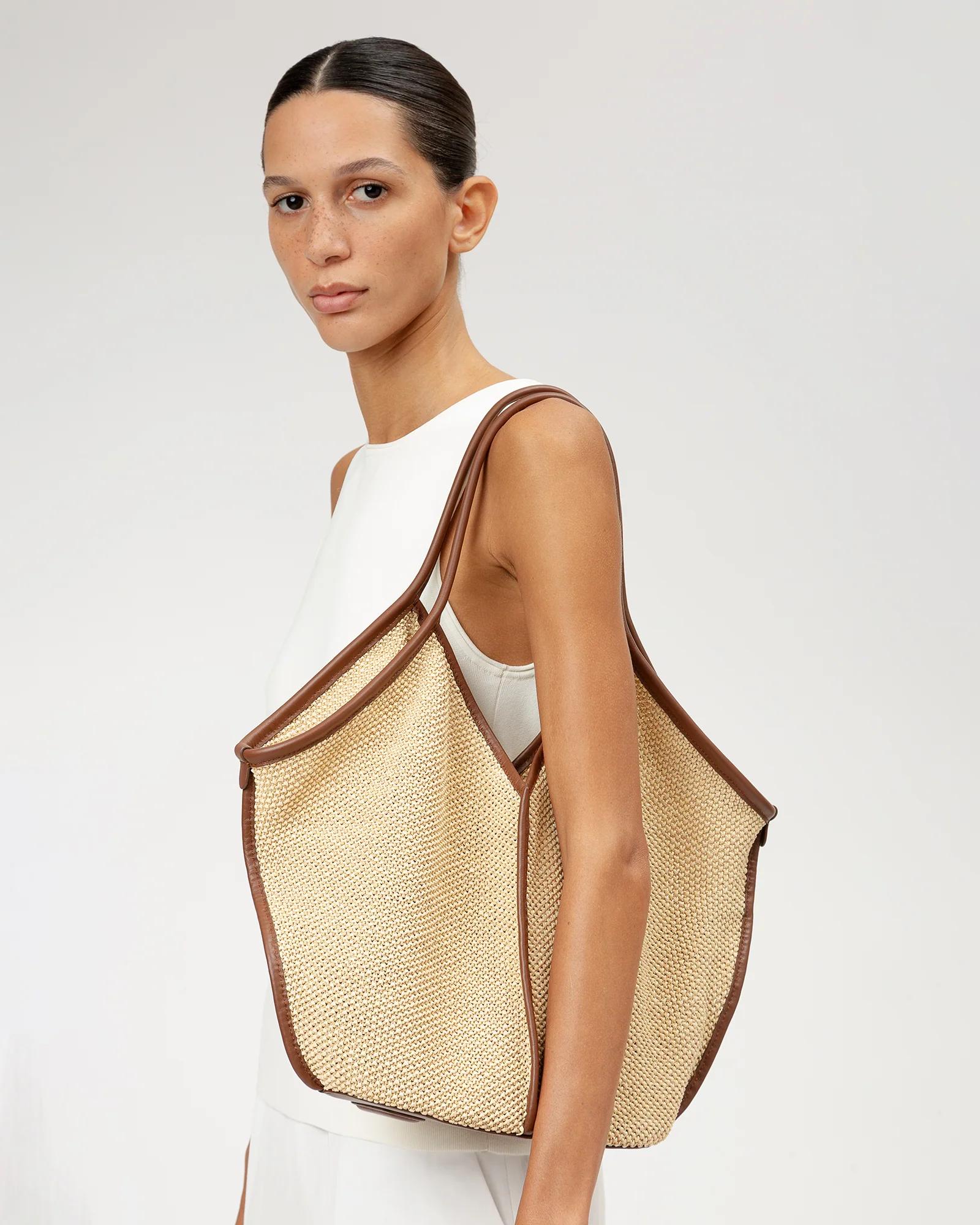 CALELLA SOFT RAFFIA - Leather-trimmed Tote Bag - Image 6