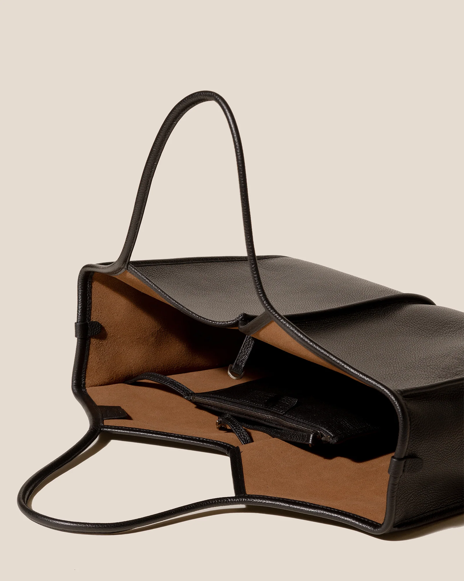 CALELLA SQUARED MEDIUM GRAINY - Leather-trimmed Tote Bag - Image 3