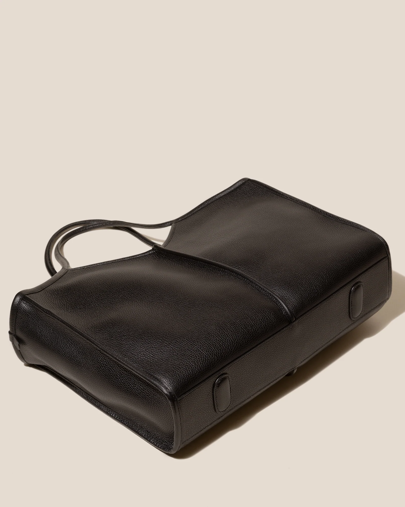 CALELLA SQUARED MEDIUM GRAINY - Leather-trimmed Tote Bag - Image 4