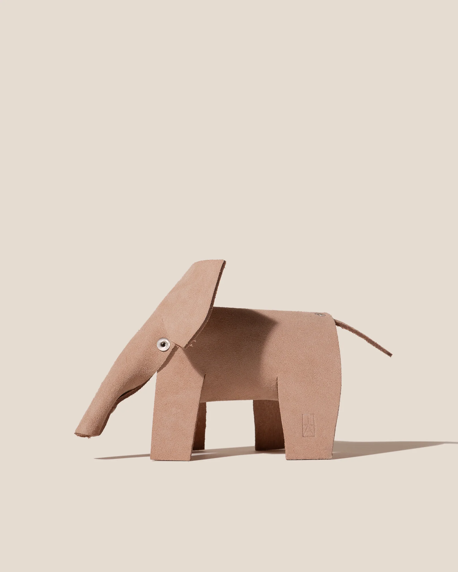 ELEFANTA MARIA S - Elephant Leather Sculpture by Antoni Arola - Image 3