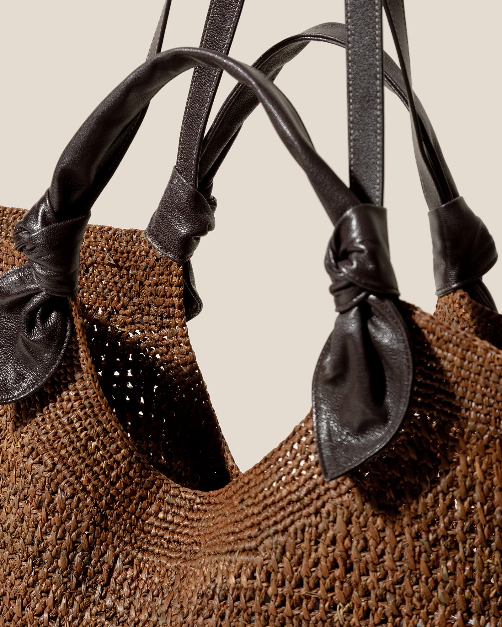 FONOL L RAFFIA - Crocheted Raffia Basket - Image 3