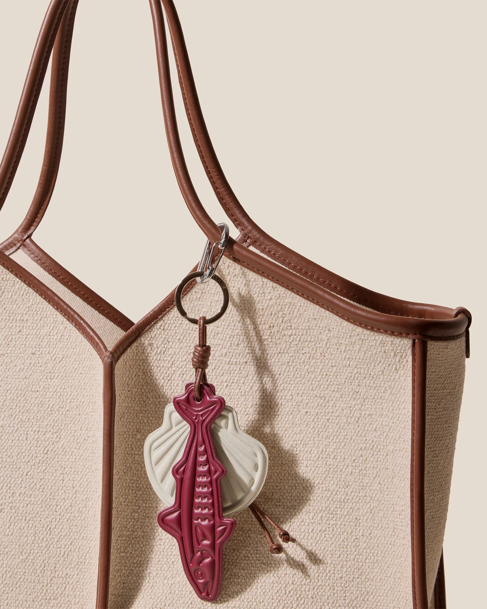 LAMAR KEYCHAIN - Embossed Leather Keychain - Image 3