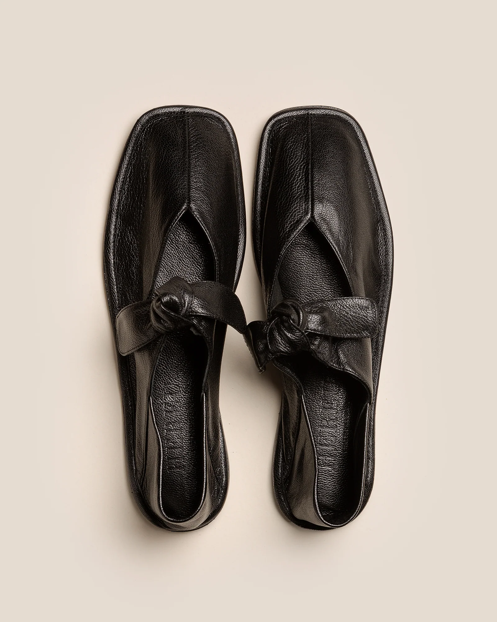 LLASADA SUPPLE SHINY - Front-Knot Pump - Image 2