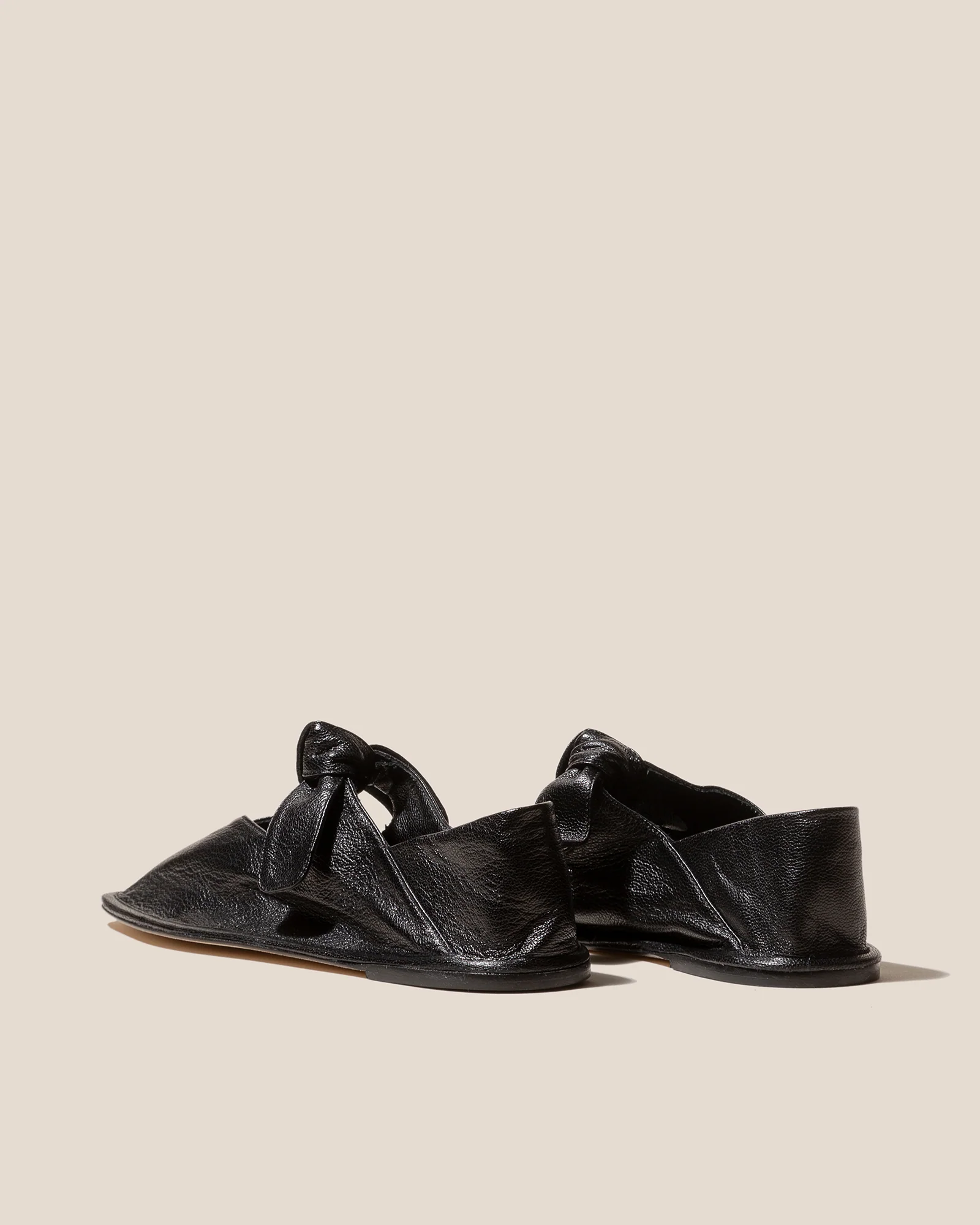 LLASADA SUPPLE SHINY - Front-Knot Pump - Image 3