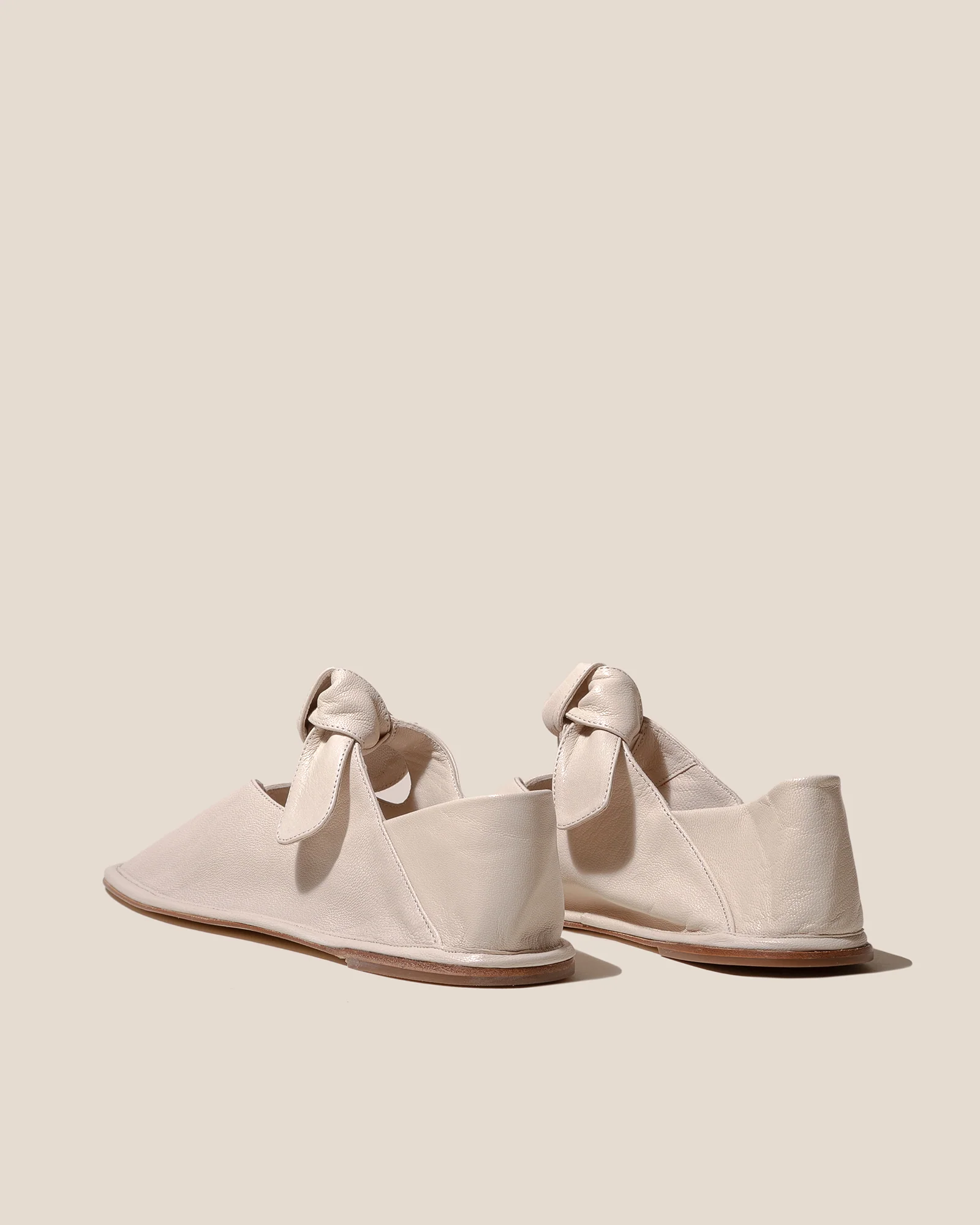 LLASADA SUPPLE SHINY - Front-Knot Pump - Image 3
