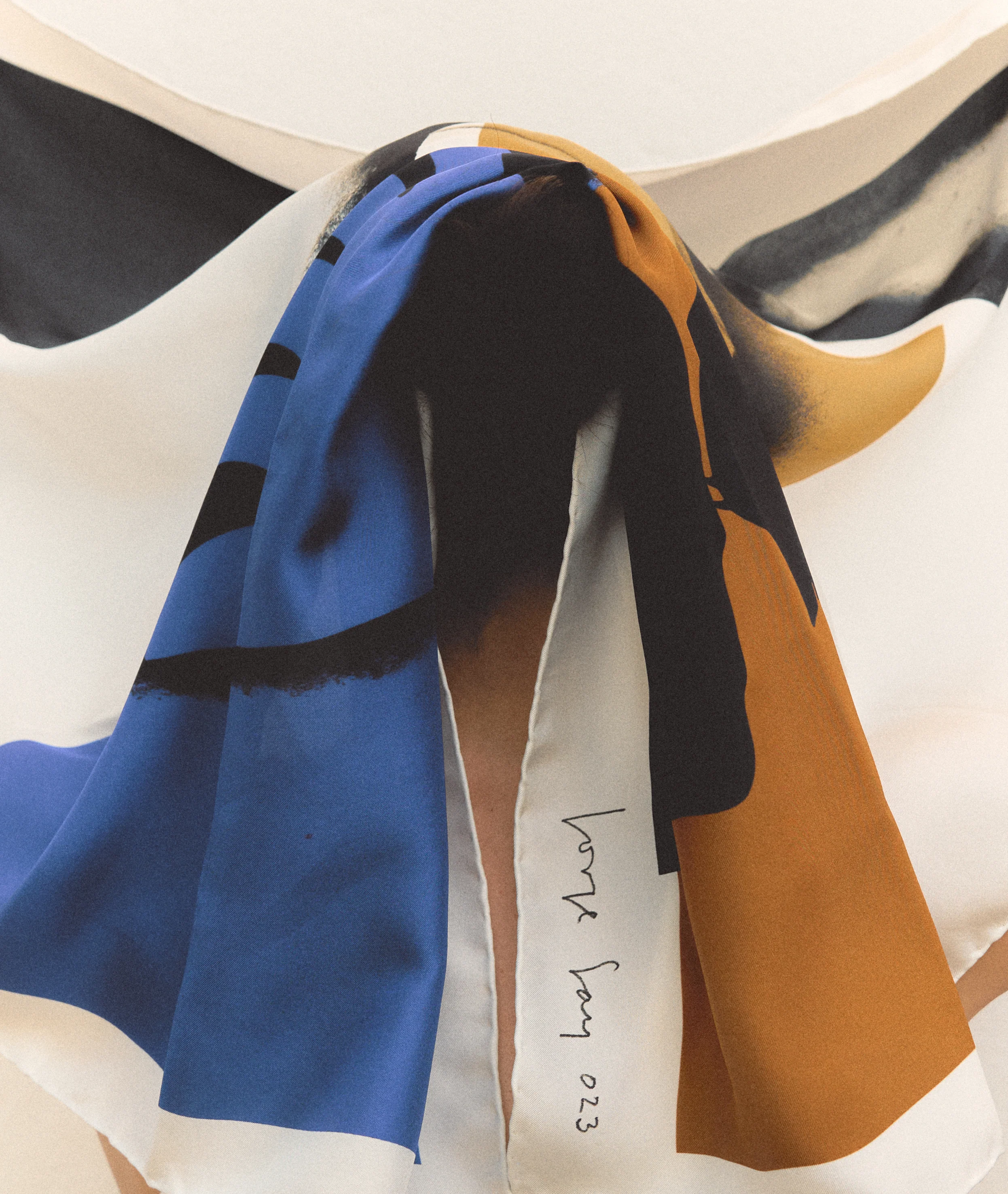 "Los Fugaces Párpados" Handkerchief - Limited Edition Silk Handkerchief of Artwork by Jorge Gay - Image 7