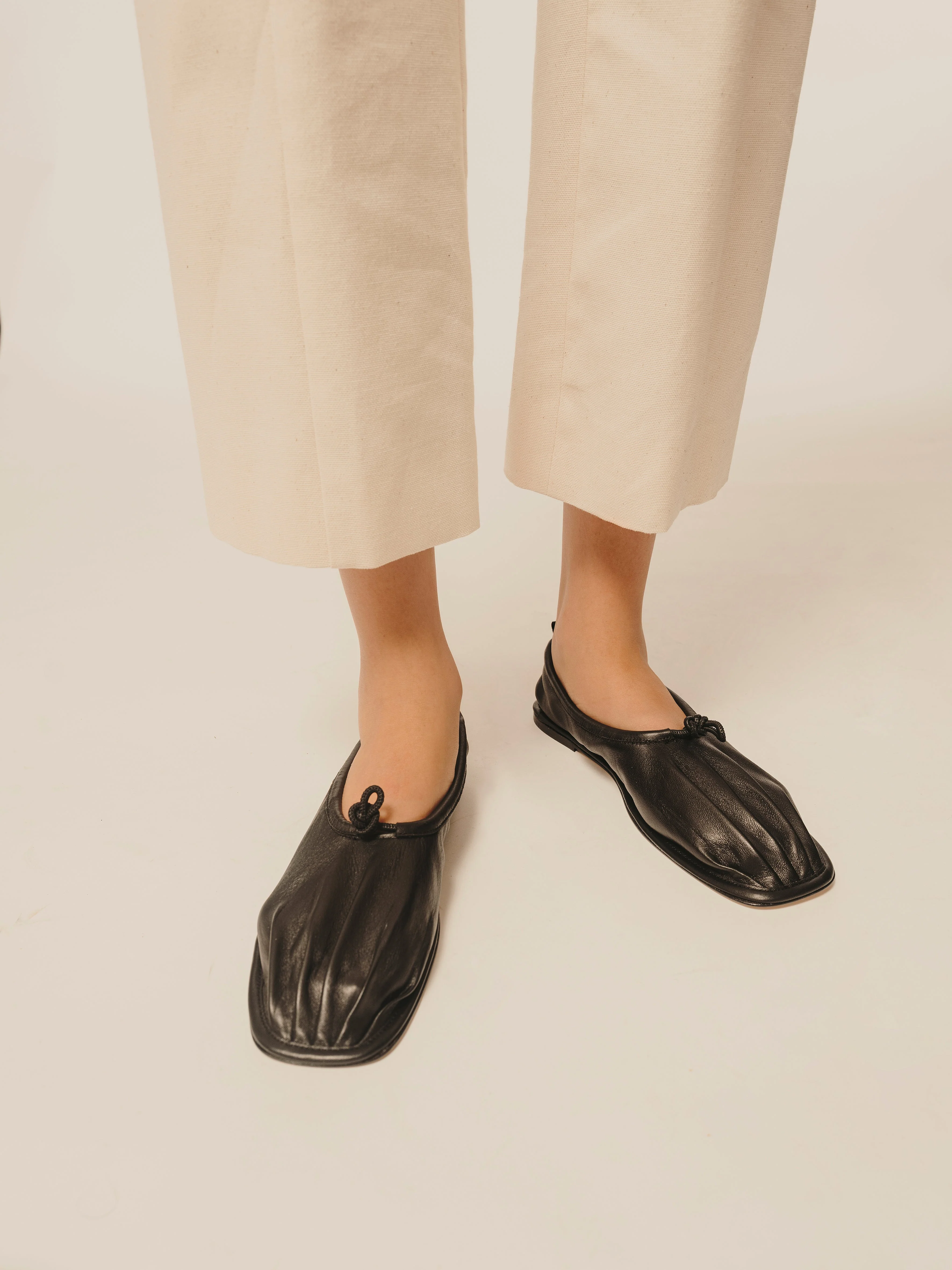 PUNTERA SUPPLE SHINY - Pleated-Toe Pump - Image 5