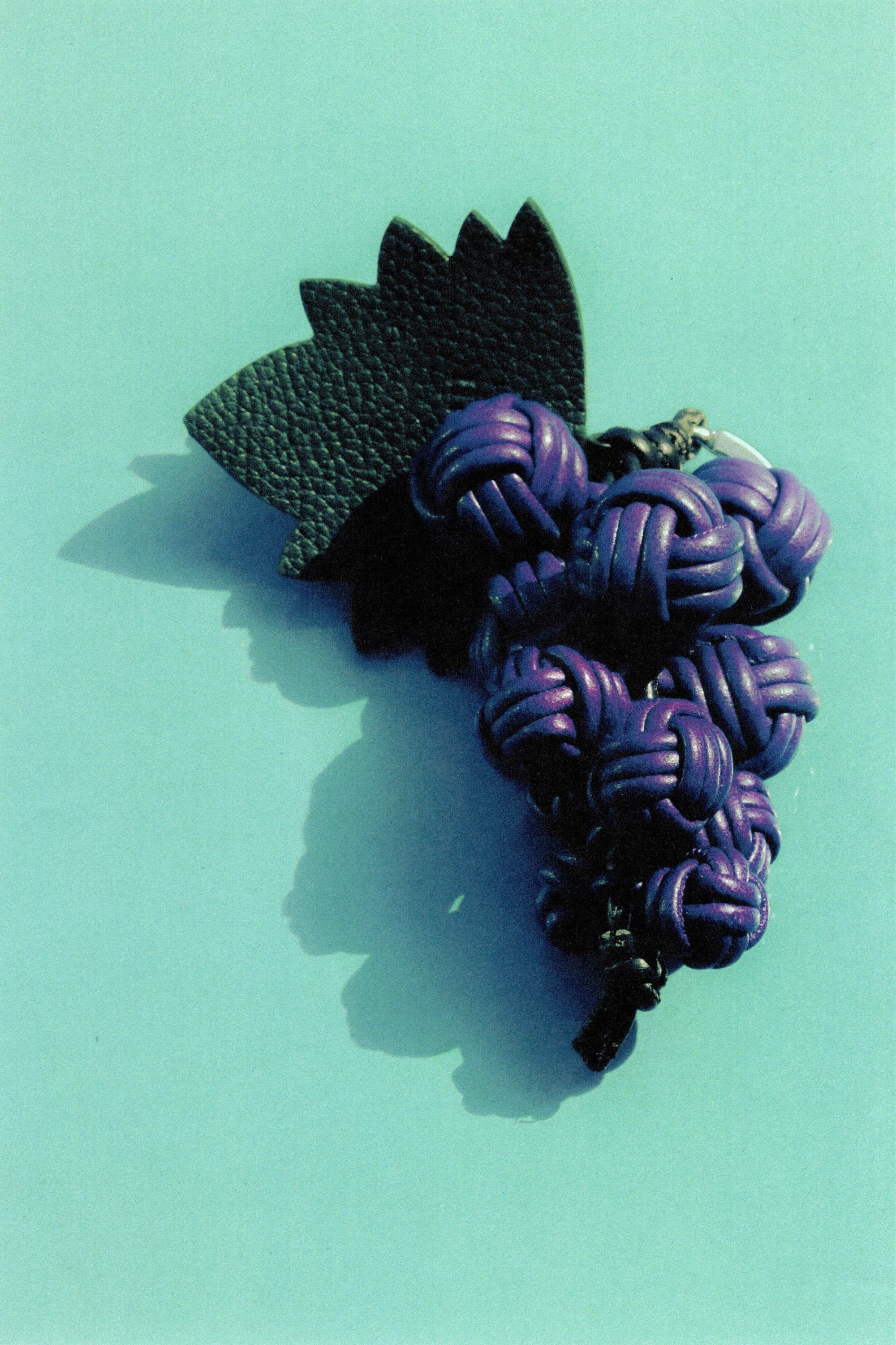 RAÏM - Hand-Knotted Grapes Leather Key Holder - Image 3