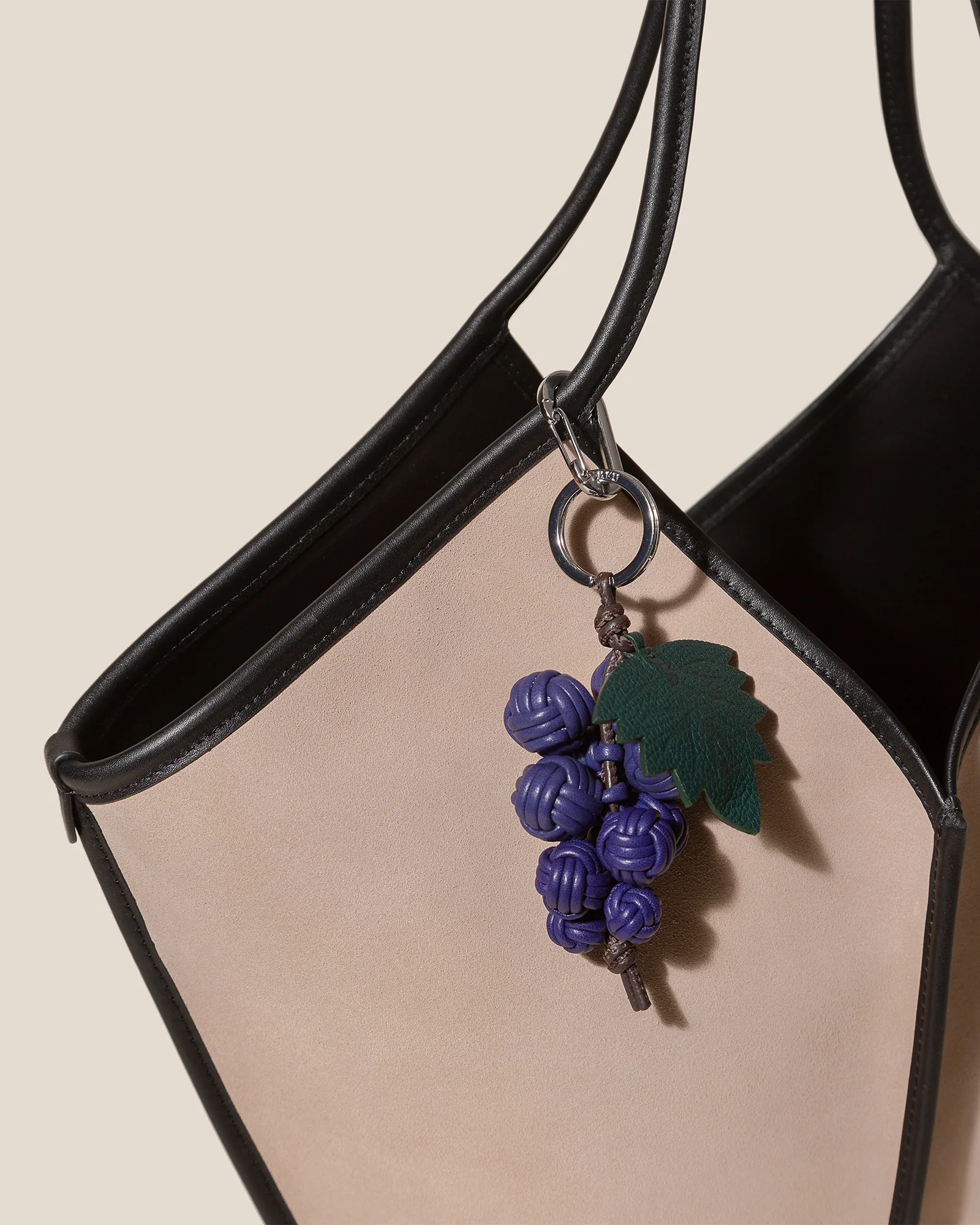 RAÏM - Hand-Knotted Grapes Leather Key Holder - Image 4