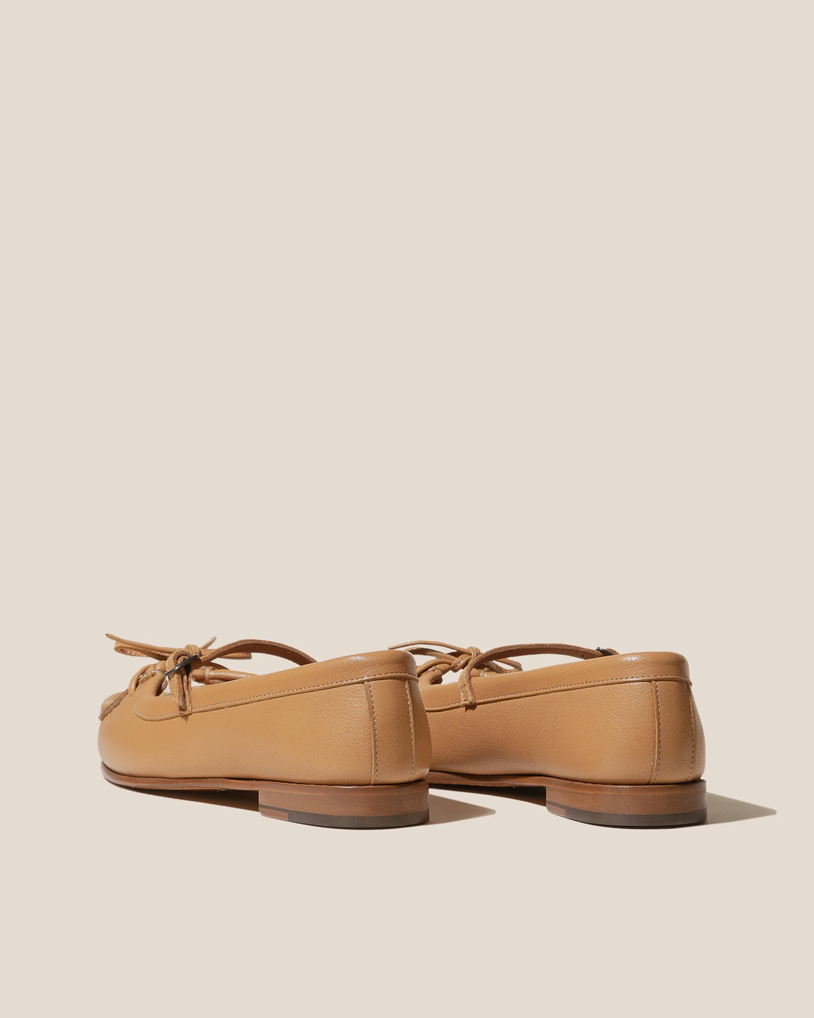 ROSES SUPPLE SHINY - Bound Moccasin Mary Jane - Image 4