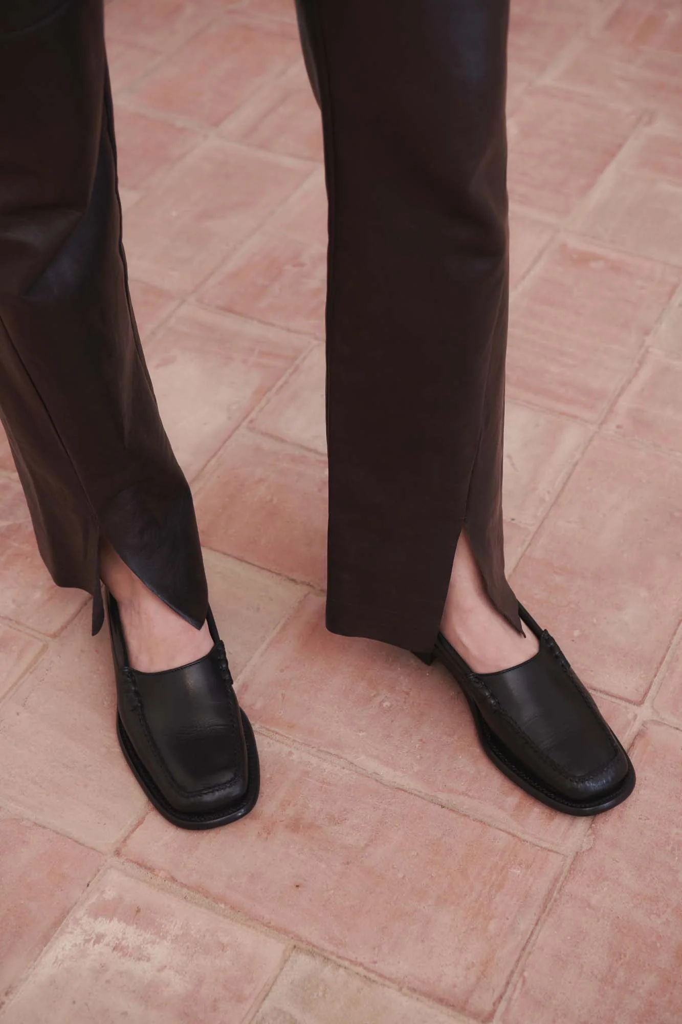 SALA - Square-Toe Low-Heeled Pump - Image 5