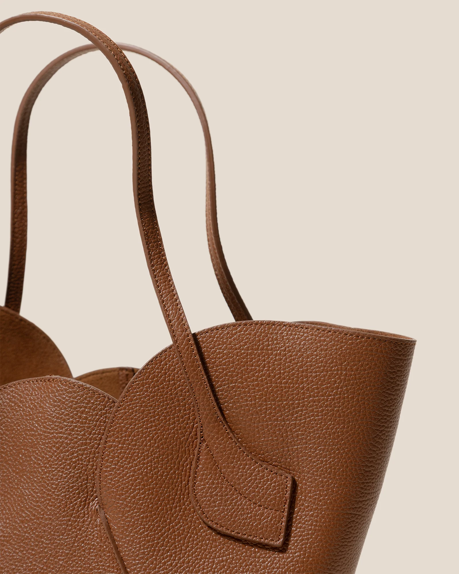 SEPAL S GRAINY - Tulip Shape Zipped Tote Bag - Image 3