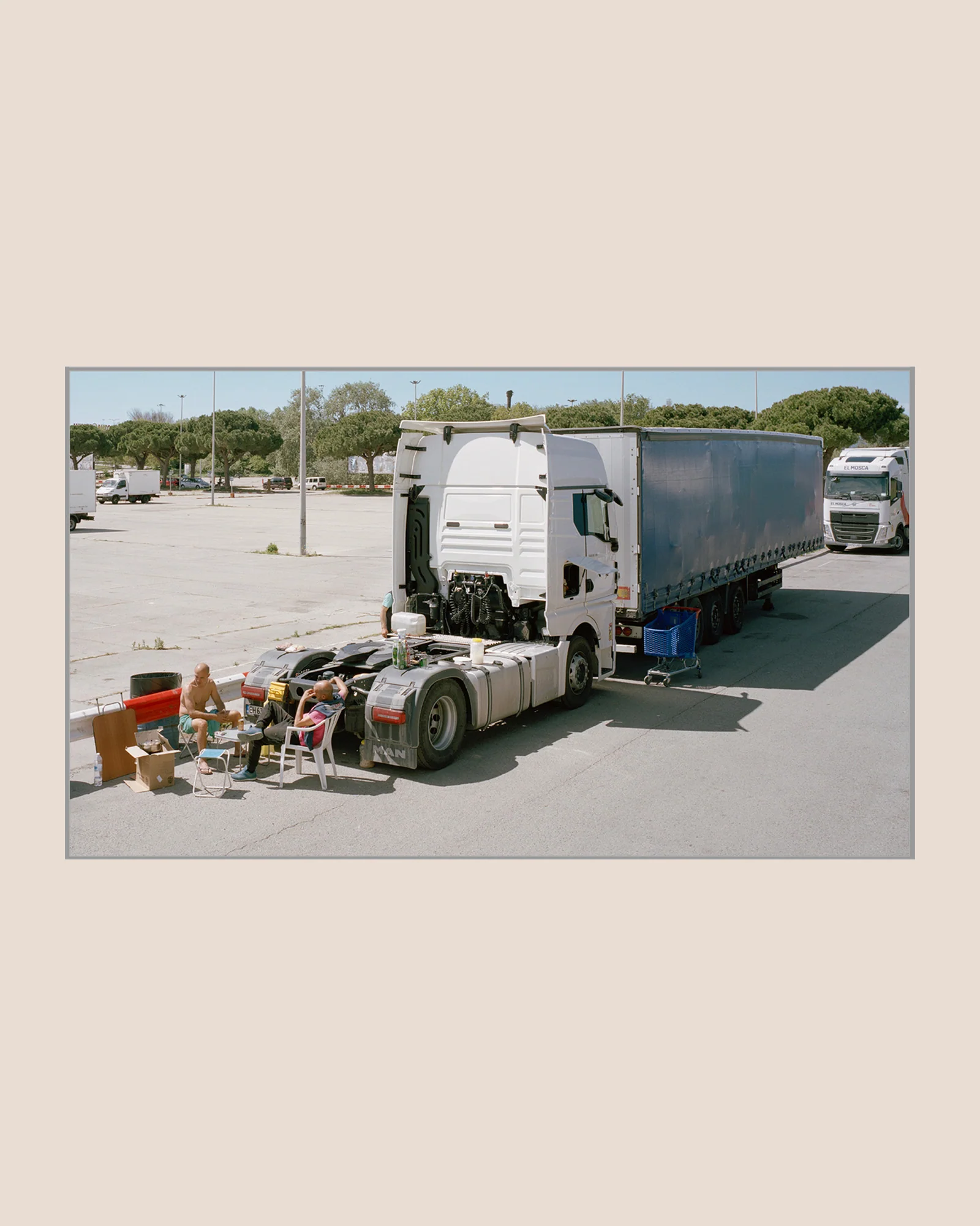 SUNDAY MORNING - Txema Salvans Book - Image 3