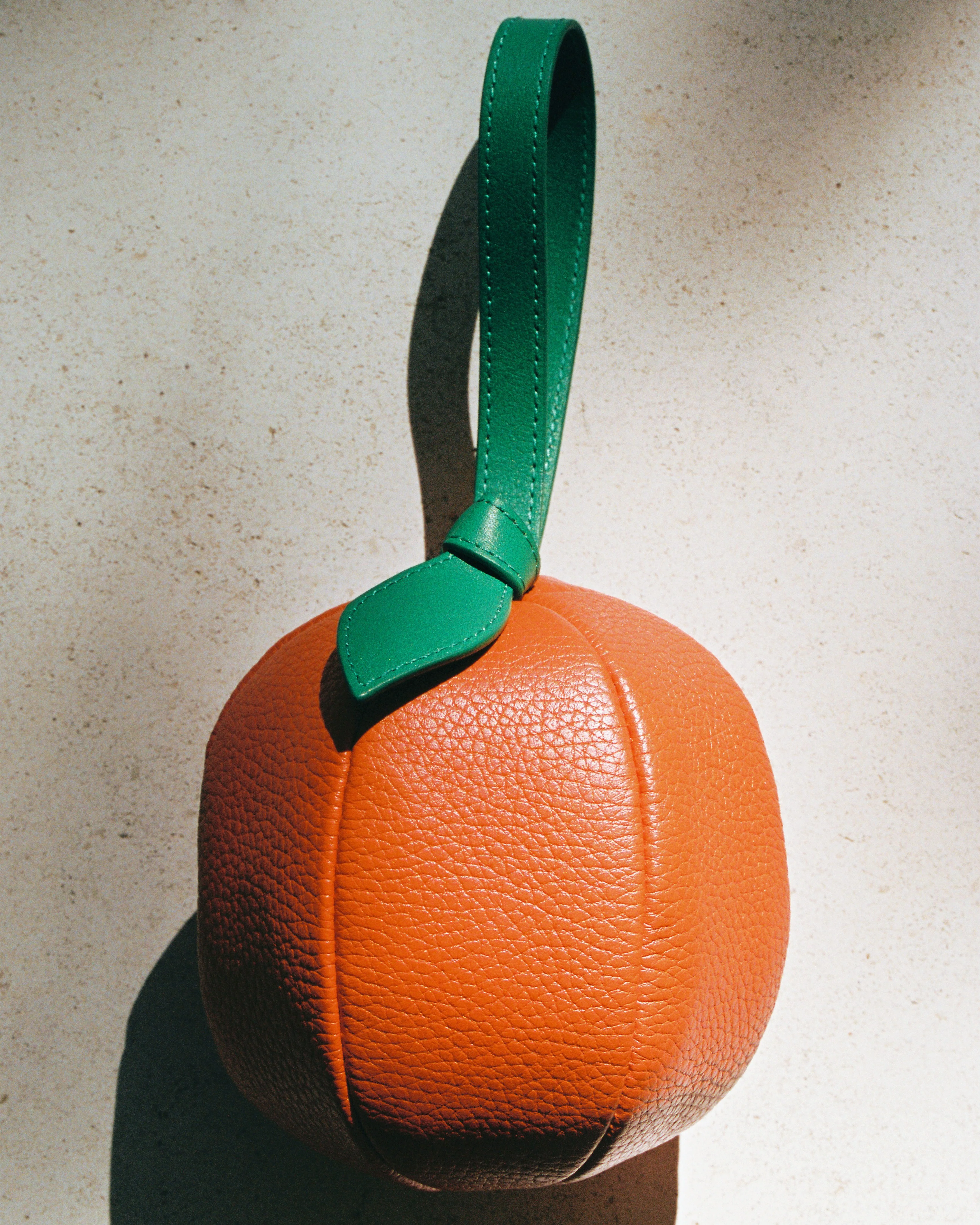 TARONJA PURSE - Orange-Shaped Leather Coin Purse - Image 3